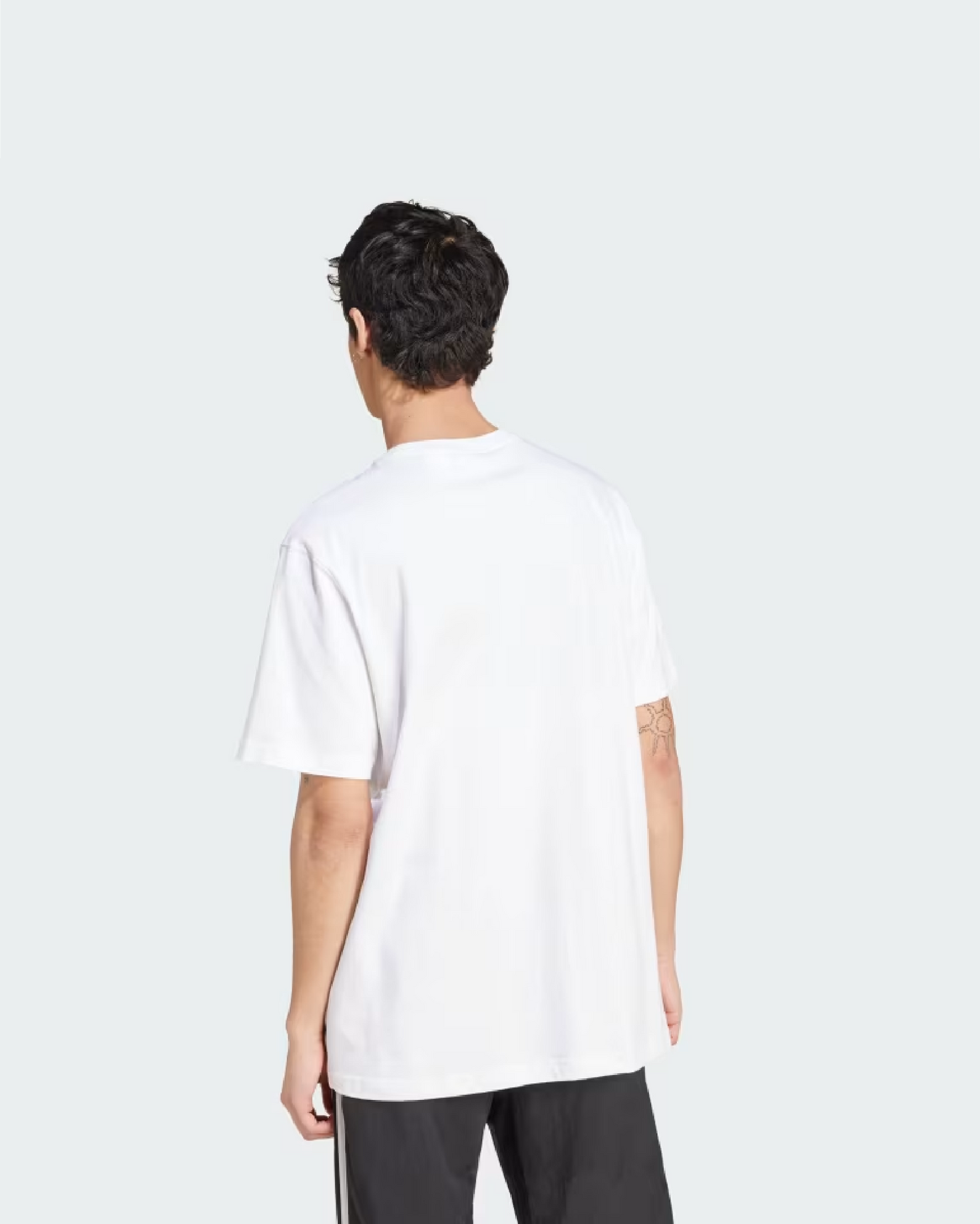 ADIDAS GRAPHIC TEE - WHITE
