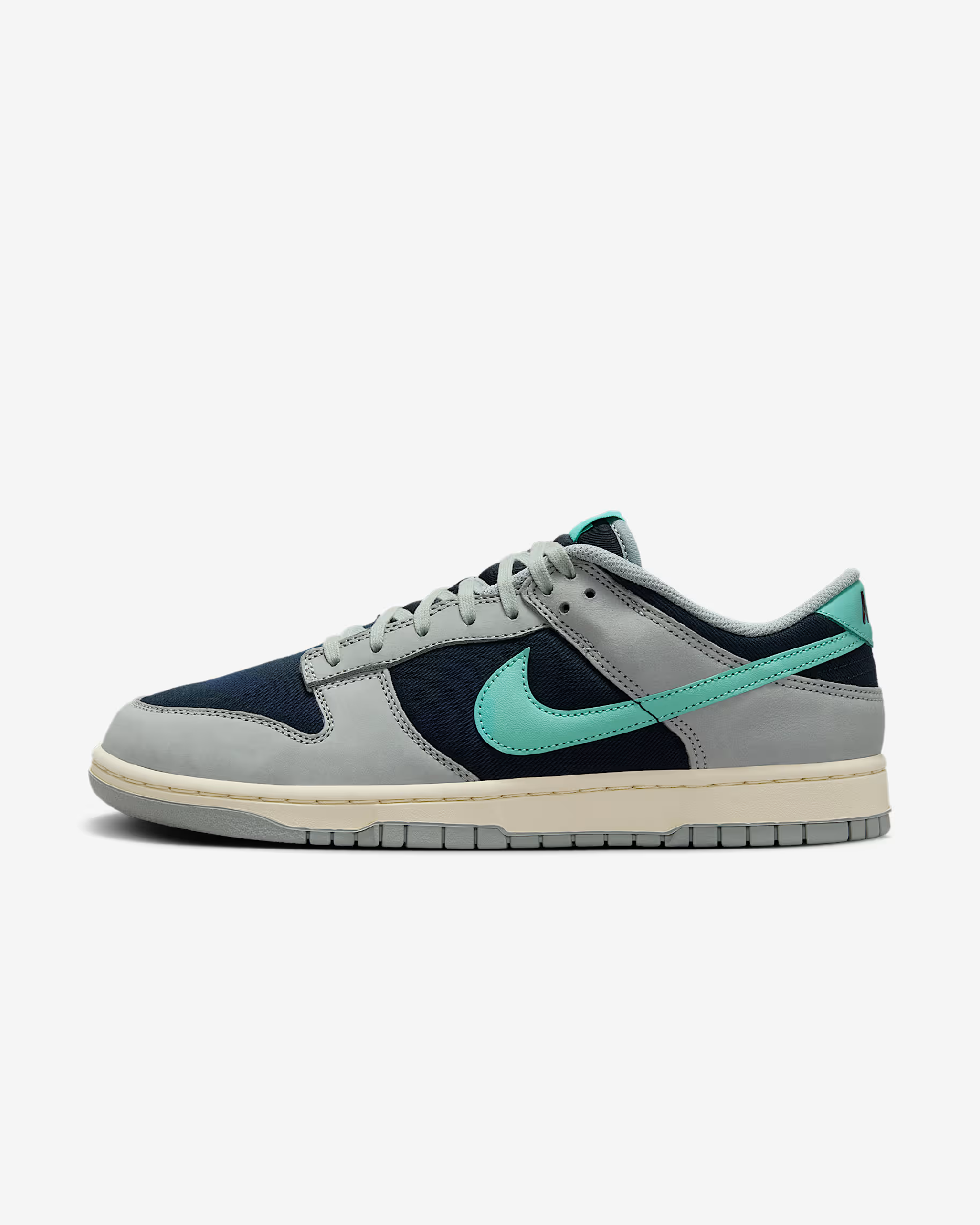 nike-dunk-low-retro-prm-green-frost