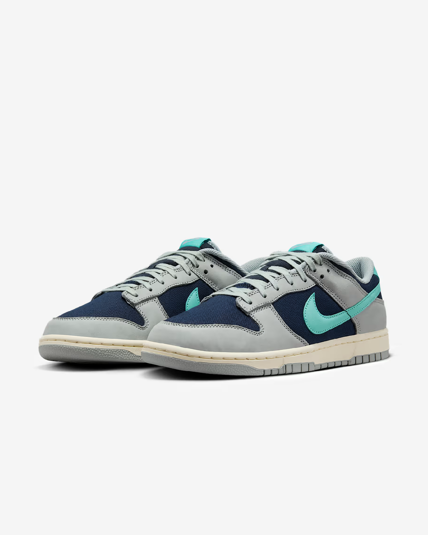 NIKE DUNK LOW RETRO PRM  "GREEN FROST"