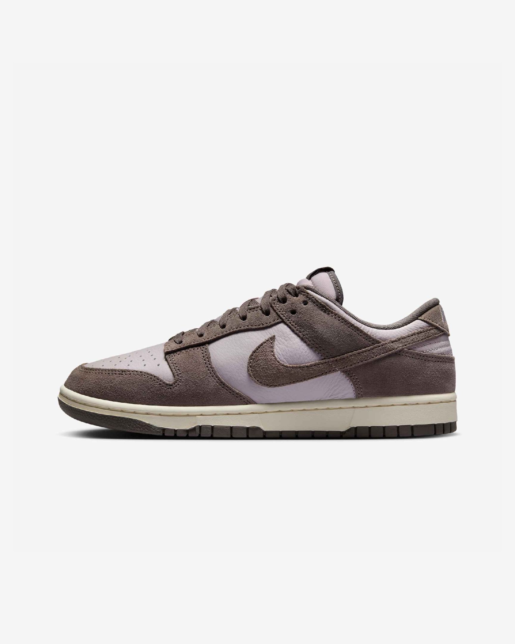 nike-dunk-low-retro-se-platinum-violet