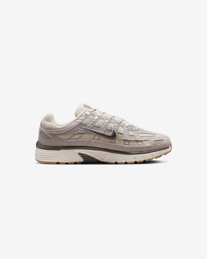 NIKE P-6000 SE “COLLEGE GREY”