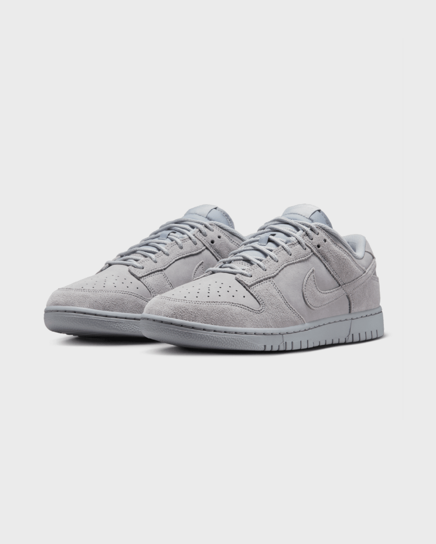 NIKE DUNK LOW RETRO SE “WOLF GREY”