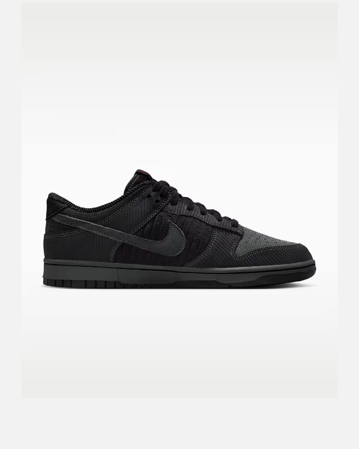 IB7746-001 -  NIKE DUNK LOW “BLACK CORDUROY”