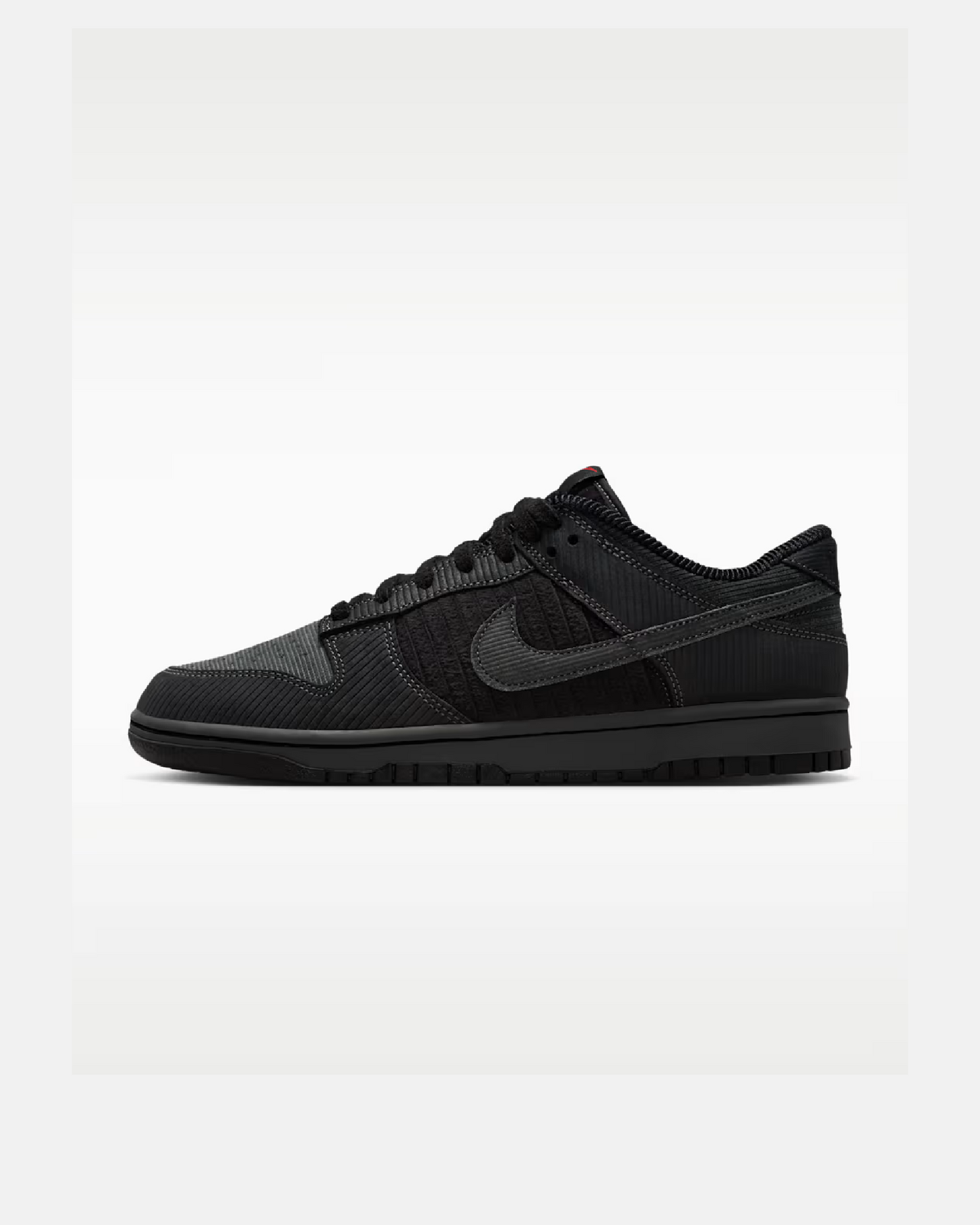 IB7746-001 -  NIKE DUNK LOW “BLACK CORDUROY”