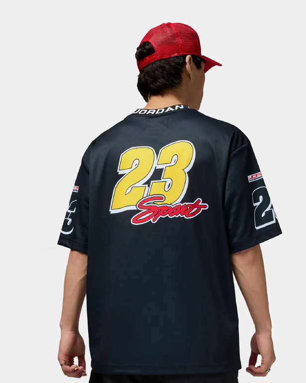 IB8813-011 - GRAPHIC ESSENIALS SHORT SLEEVE