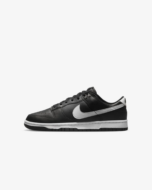 NIKE DUNK LOW RETRO - BLACK WHITE