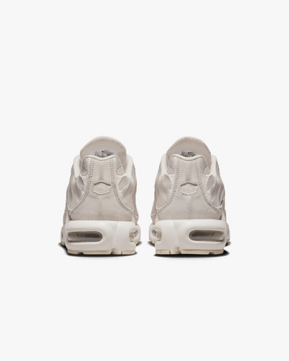 NIKE W AIR MAX PLUS PRM -LT OREWOOD BRN